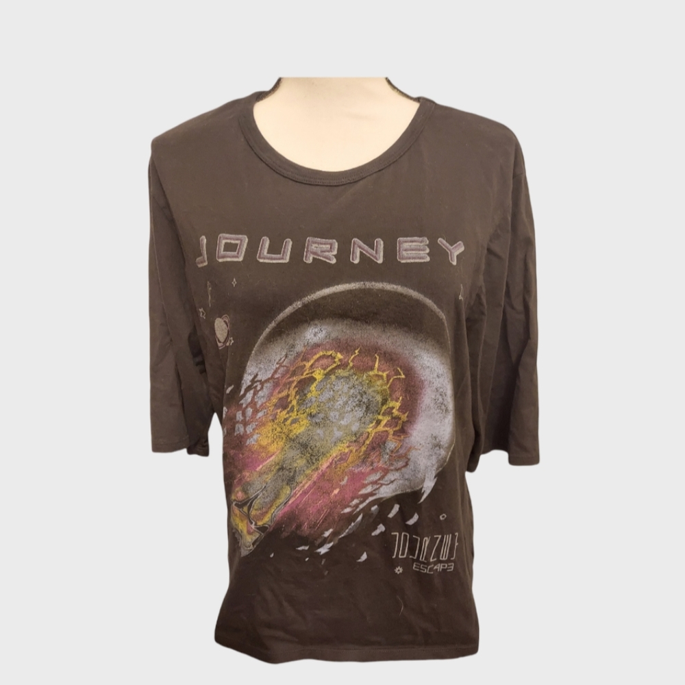 Recycled Karma tee. Journey top. Black size large